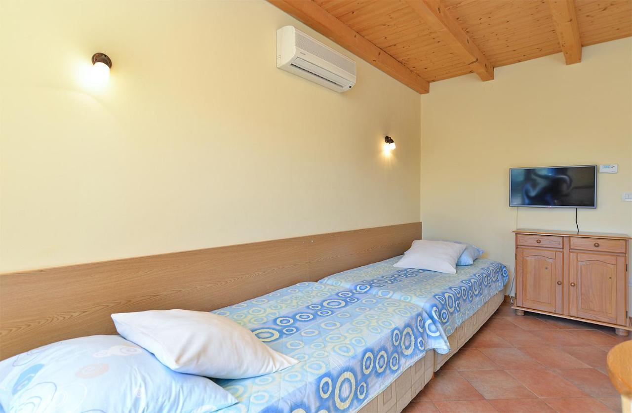 Apartments Ana 379 Rovigno Esterno foto