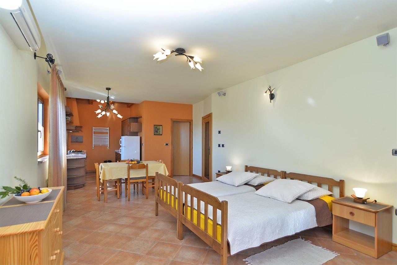 Apartments Ana 379 Rovigno Esterno foto