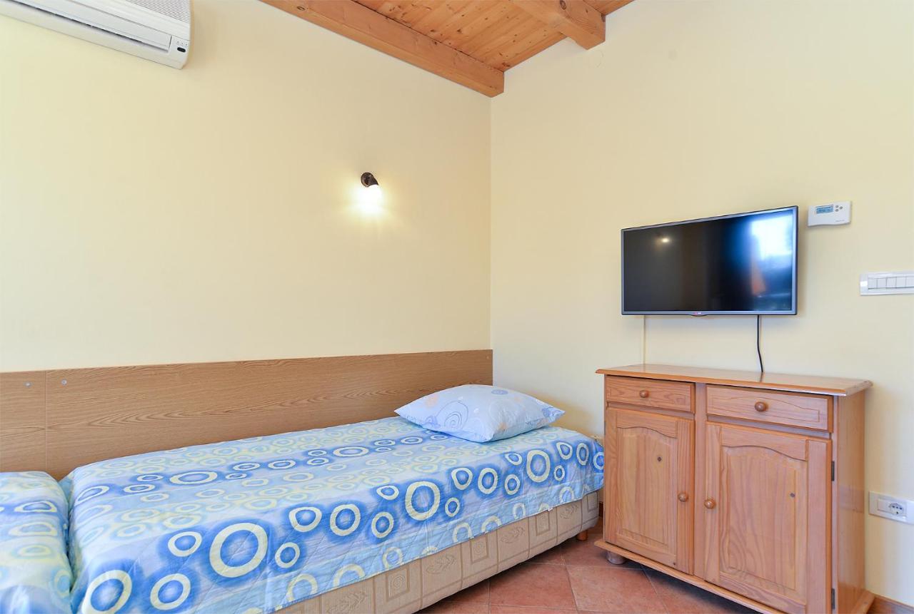 Apartments Ana 379 Rovigno Esterno foto